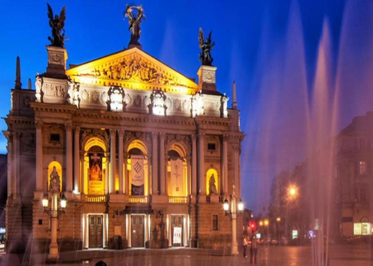 Mini Economy Apartments - Chornovola Avenue - 2 Minutes To The Opera House Lviv Exterior photo